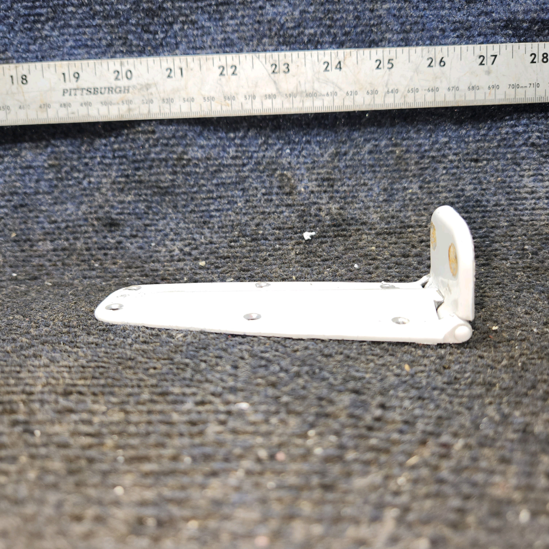 Used aircraft parts for sale, 0413426-4 cessna 150G Hinge Assembly – LH Lower & RH Upper