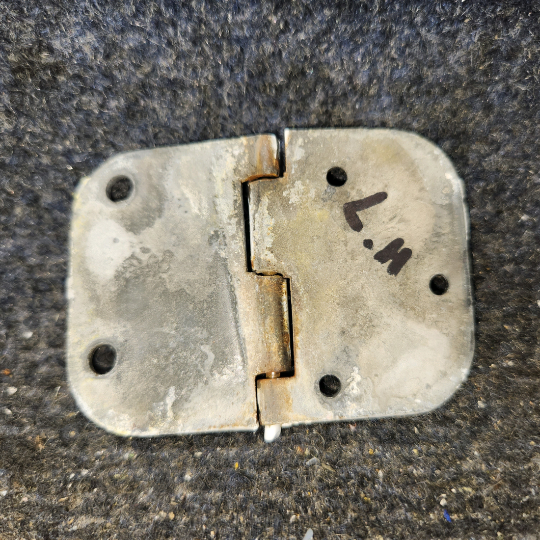 Used aircraft parts for sale, 0511280-3 Cessna 172E Cabin Door Lower Hinge Assembly LH