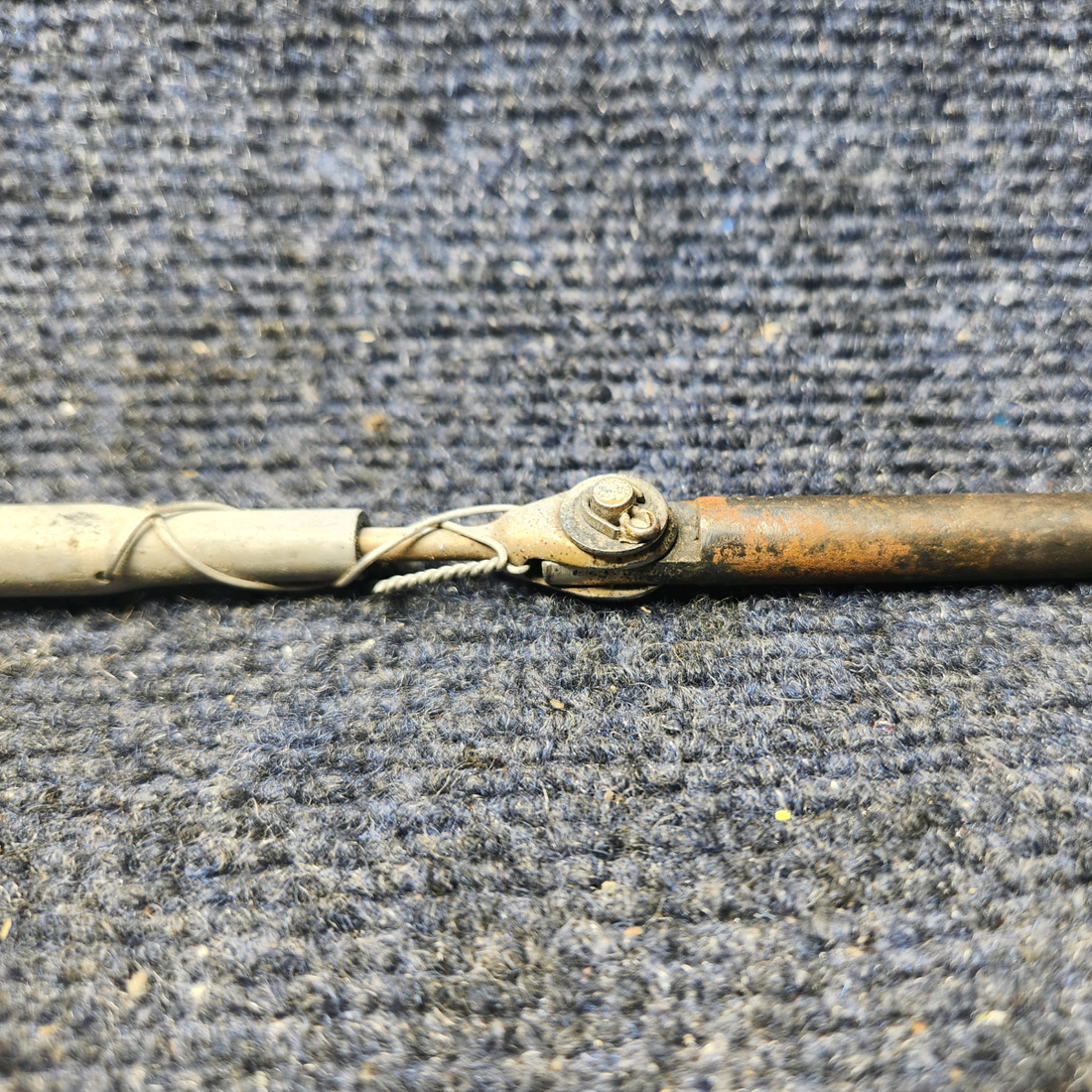 Used aircraft parts for sale, 96-420033-11 BEECHCRAFT 95-55B Cabin Door Latch Tube  w/ Pin