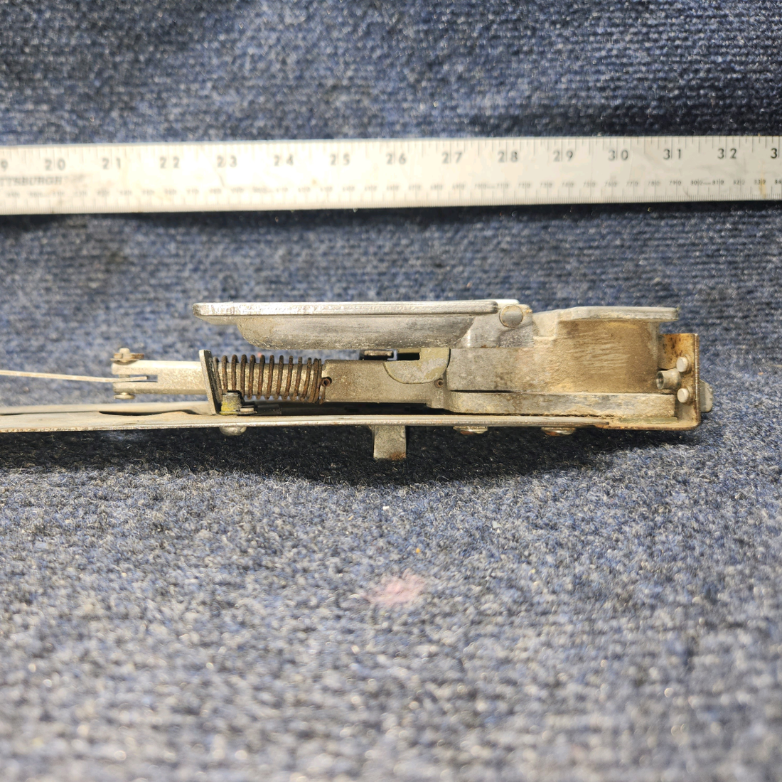 Used aircraft parts for sale, 0413387-4 Cessna C-150J Door Latch Assy RH