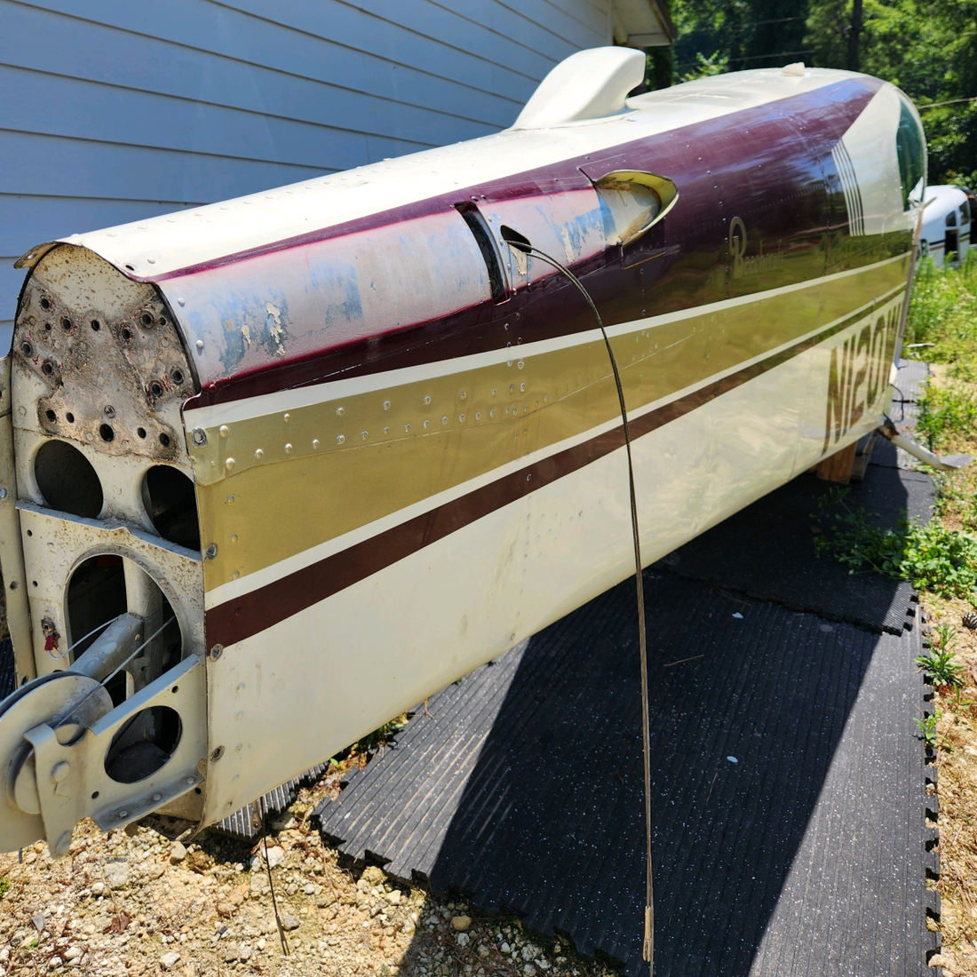 Used aircraft parts for sale, BONANZA F35 S/N D4260 BEECHCRAFT F35 FUSELAGE BELY LANDING- -OR IS SOLD IN PARTS.