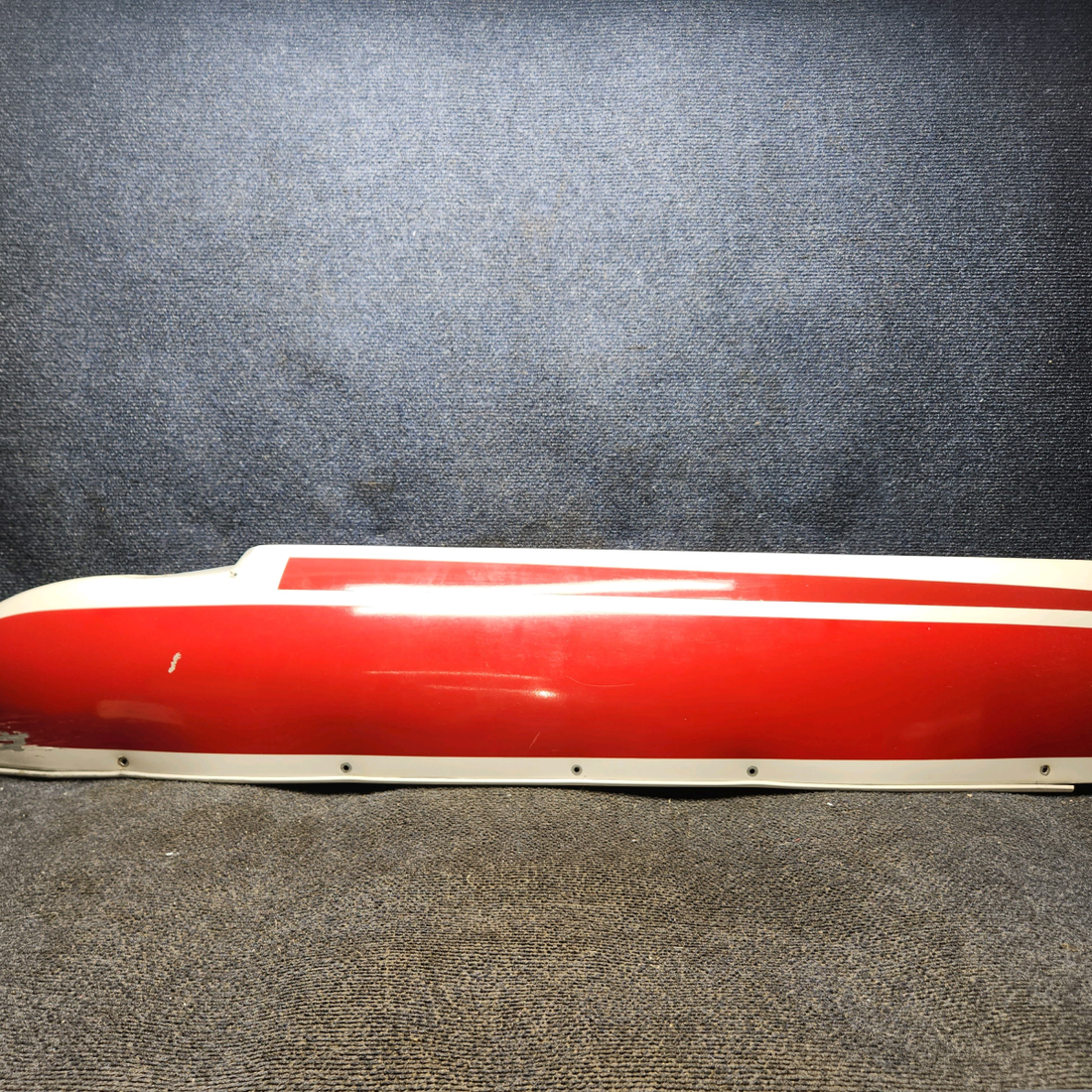 Used aircraft parts for sale, 0523565-30 cessna 150G Wing Tip Assembly – RH – Worn Paint, See Photos