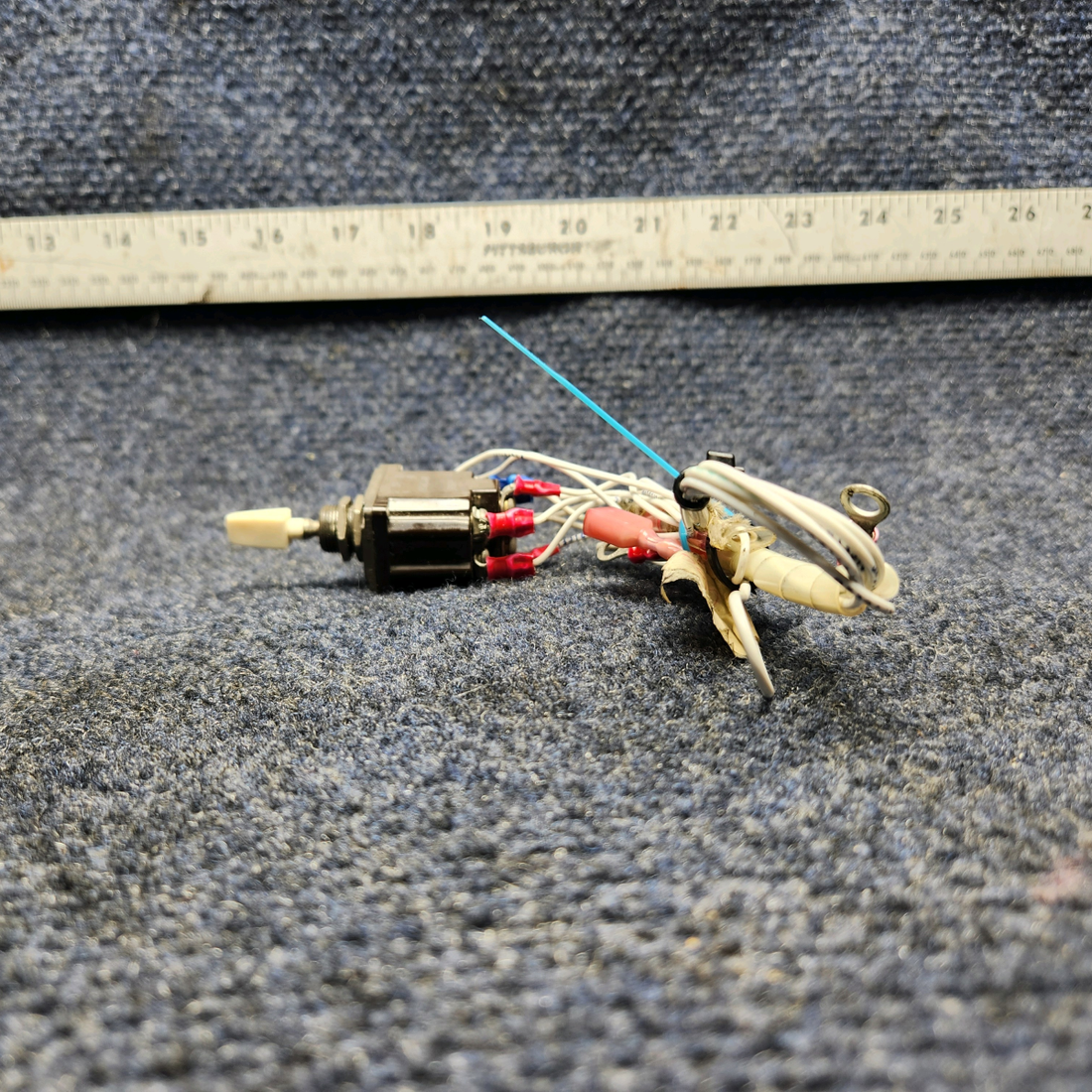 Used aircraft parts for sale, 8906K3149 MOONEY M20J FLAP SWITCH W/ LIGHT
