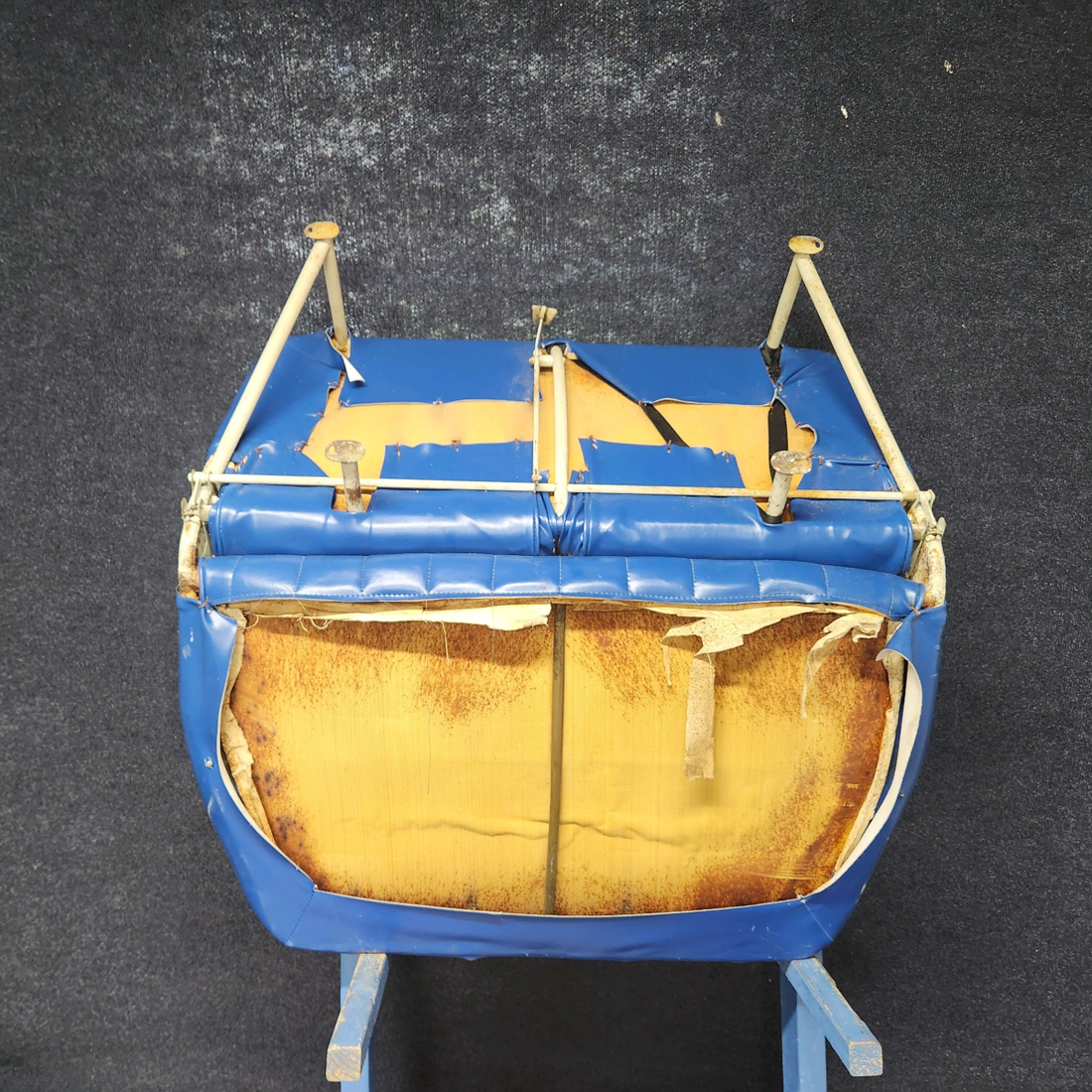 Used aircraft parts for sale, 0514124-9 cessna 172N Rear Solid Back Seat Assembly