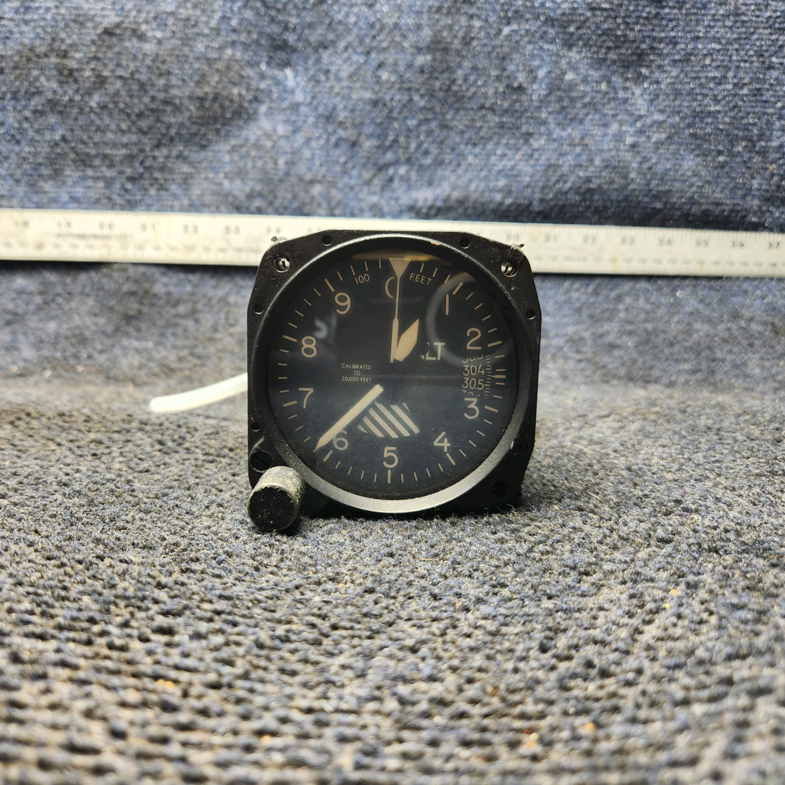 Used aircraft parts for sale, C661071-0101 United Instruments 5934P-1 Cessna 172E Altimeter Indicator