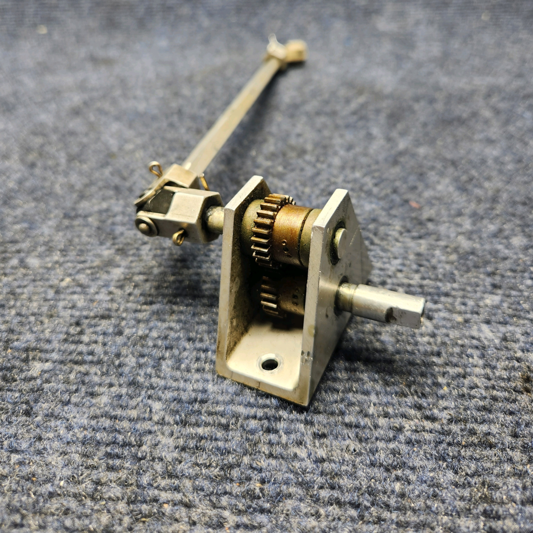 Used aircraft parts for sale, 2416001-200 CESSNA C172RG GEAR ASSEMBLY FUEL SELECTOR