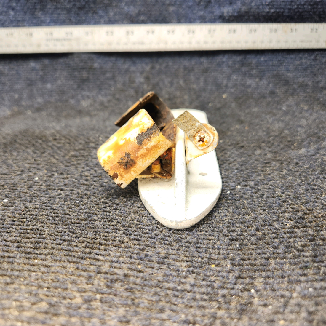 Used aircraft parts for sale, 0541155-1, 0541154-1 Cessna 172F Main Gear Entrance Bracket w/ Step - LH