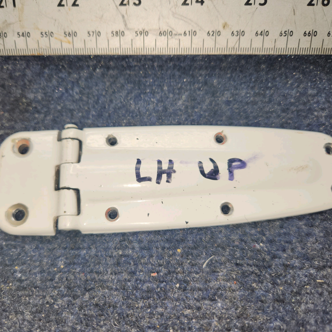 Used aircraft parts for sale, 0413426-3 Cessna C-150J Hinge Assy LH Upper or RH Lower