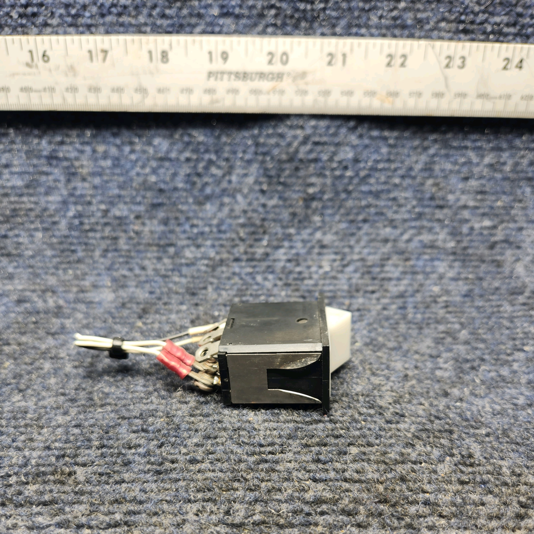 Used aircraft parts for sale, 688-296 PIPER PA28-161 Warrior III ALTR ROCKER SWITCH