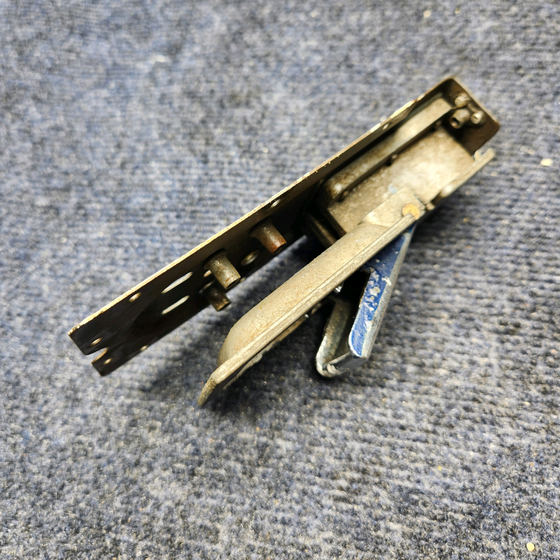 Used aircraft parts for sale, 0517012-7 CESSNA C172RG CABIN DOOR LATCH ASSEMBLY LH