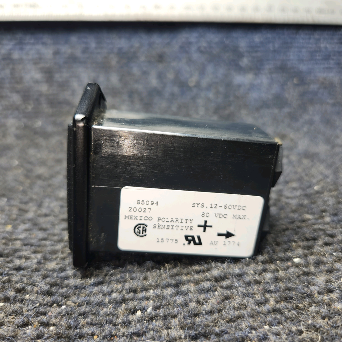 Used aircraft parts for sale, 85094 Honeywell Cessna 172 Hobbs Hour Meter Indicator (Volts: 12-60)