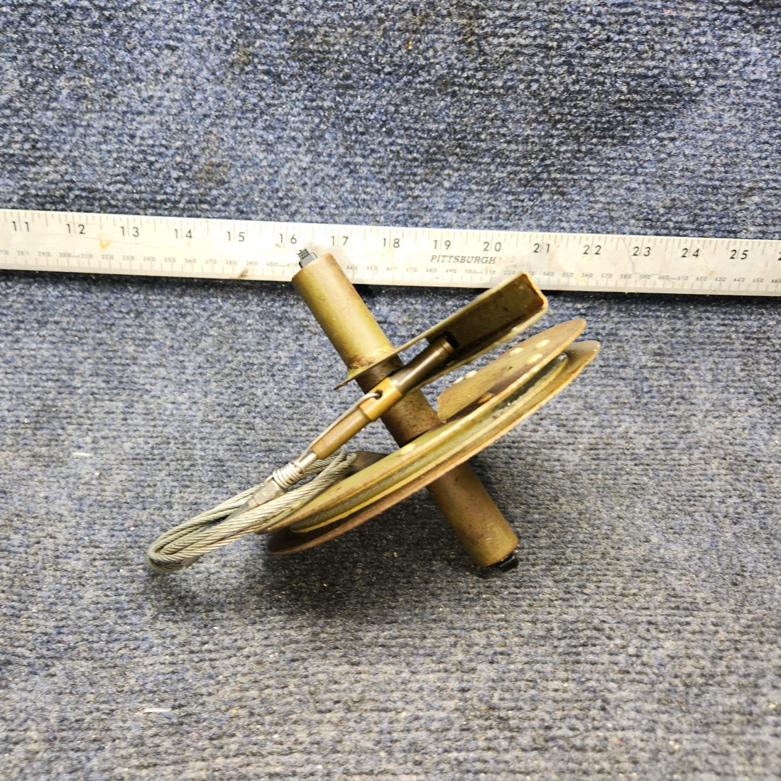Used aircraft parts for sale, 0760612-7 CESSNA 172K FLAP DRIVE PULLEY ASSY LH
