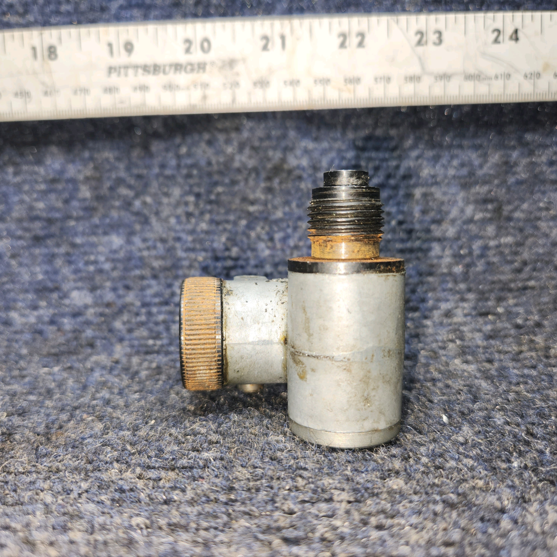 Used aircraft parts for sale, 106301 PIPER PA28-140 Tachometer Adapter