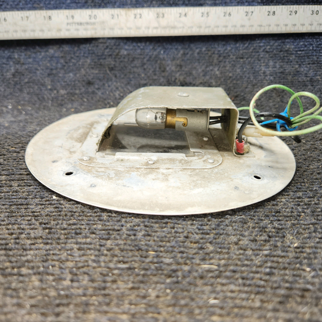 Used aircraft parts for sale, 0521101-2 cessna 172N Courtesy Light Plate Assembly
