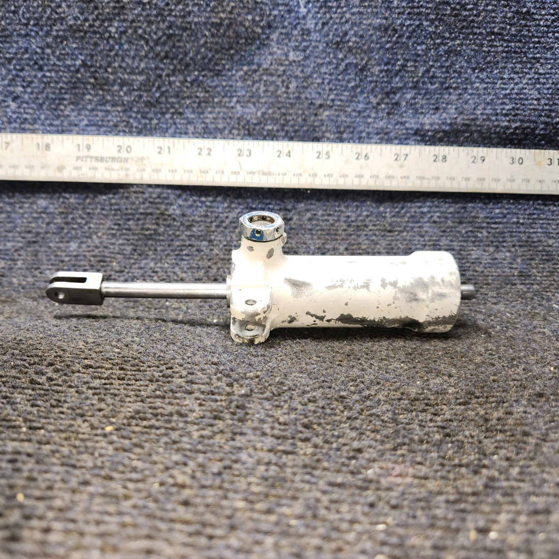 Used aircraft parts for sale, 0842400-10 Cessna 172 Shimmy Dampener Assembly