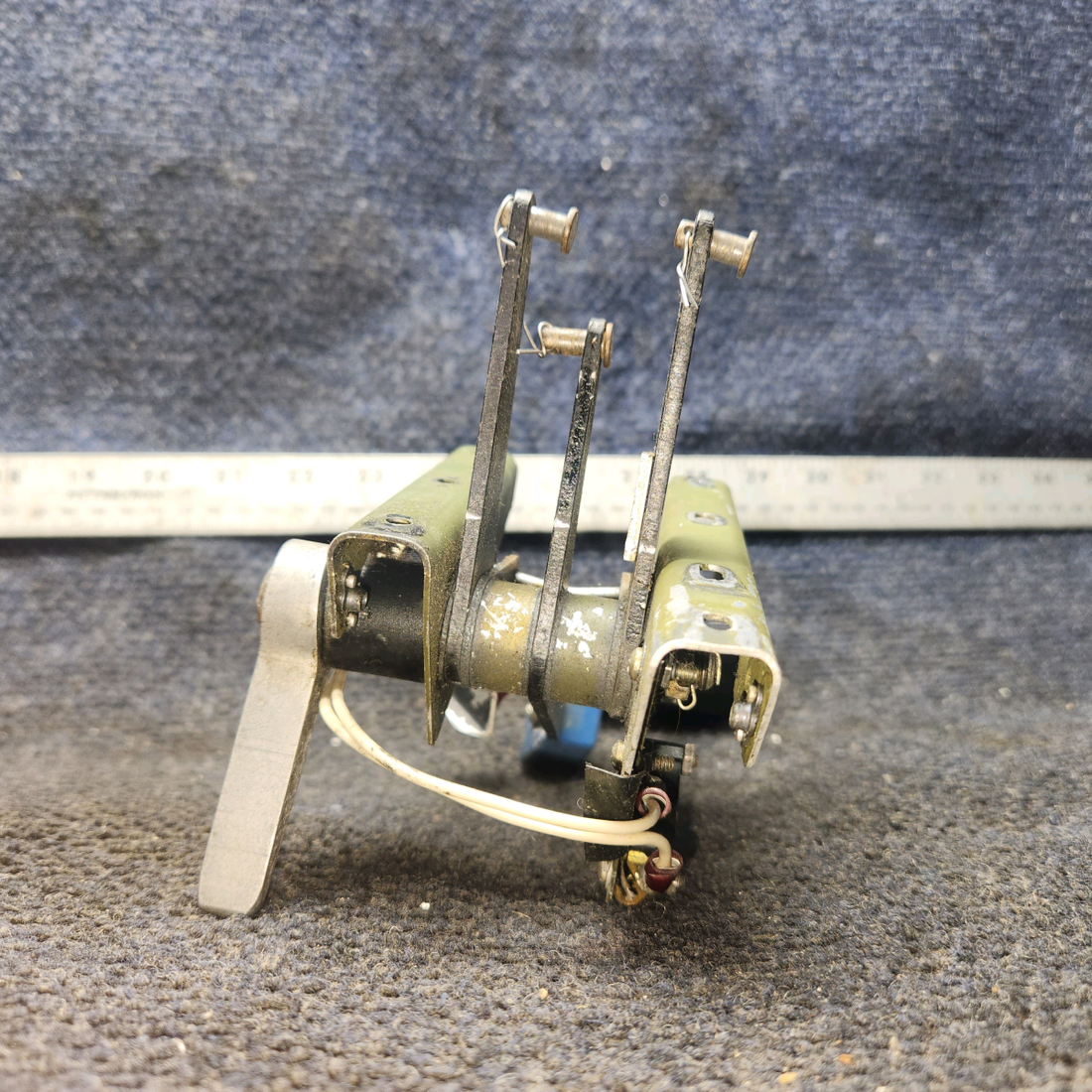 Used aircraft parts for sale, 67210-007 Piper PA28RT-201 Engine Control Quadrant Assembly