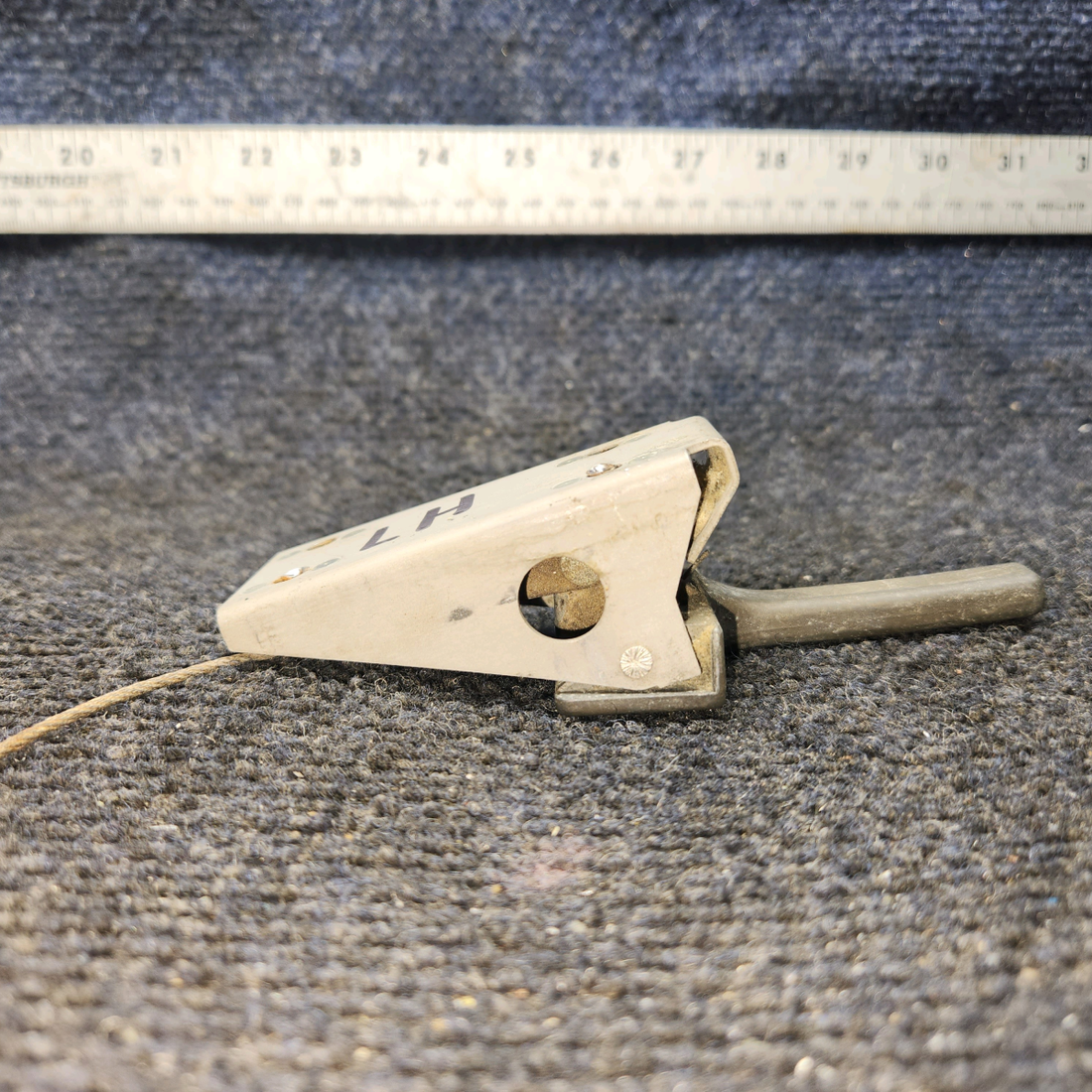 Used aircraft parts for sale, H2532-15 Beechcraft C23 SUNDOWNER Interior Door Latch Assembly