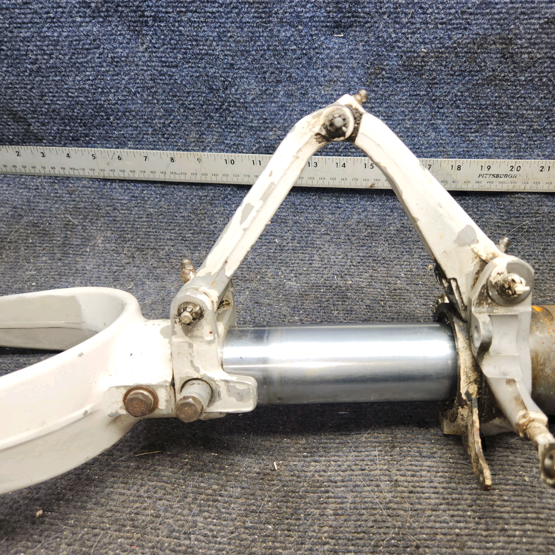 Used aircraft parts for sale, 0442504-3 cessna 150G Nose Landing Gear Strut Assembly