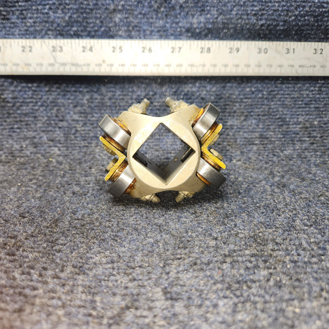 Used aircraft parts for sale, 20963-000 PIPER PA-24-250 Control Wheel Roller Attachment Fitting RH or LH