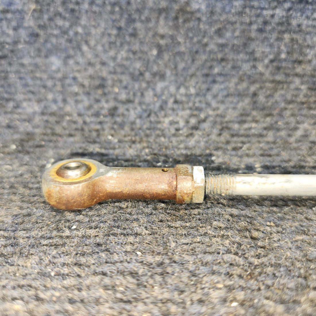 Used aircraft parts for sale, 0523218-2 Cessna 172F Aileron Push Pull Rod Assembly
