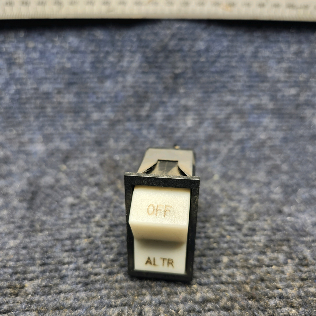 Used aircraft parts for sale, 688-296 PIPER PA28-161 Warrior III ALTR ROCKER SWITCH