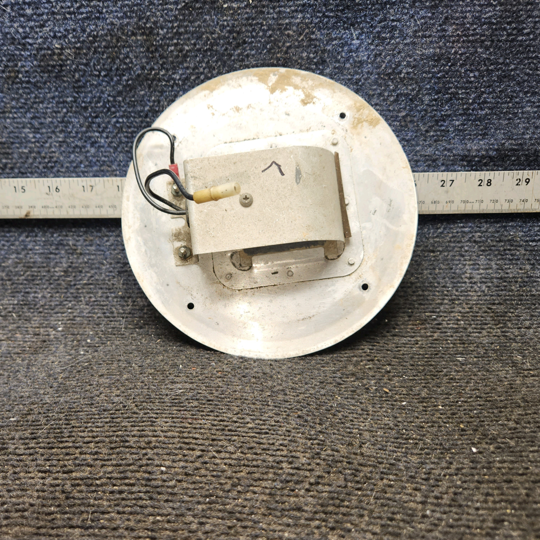 Used aircraft parts for sale, 0521101-2 cessna 172N Courtesy Light Plate Assembly