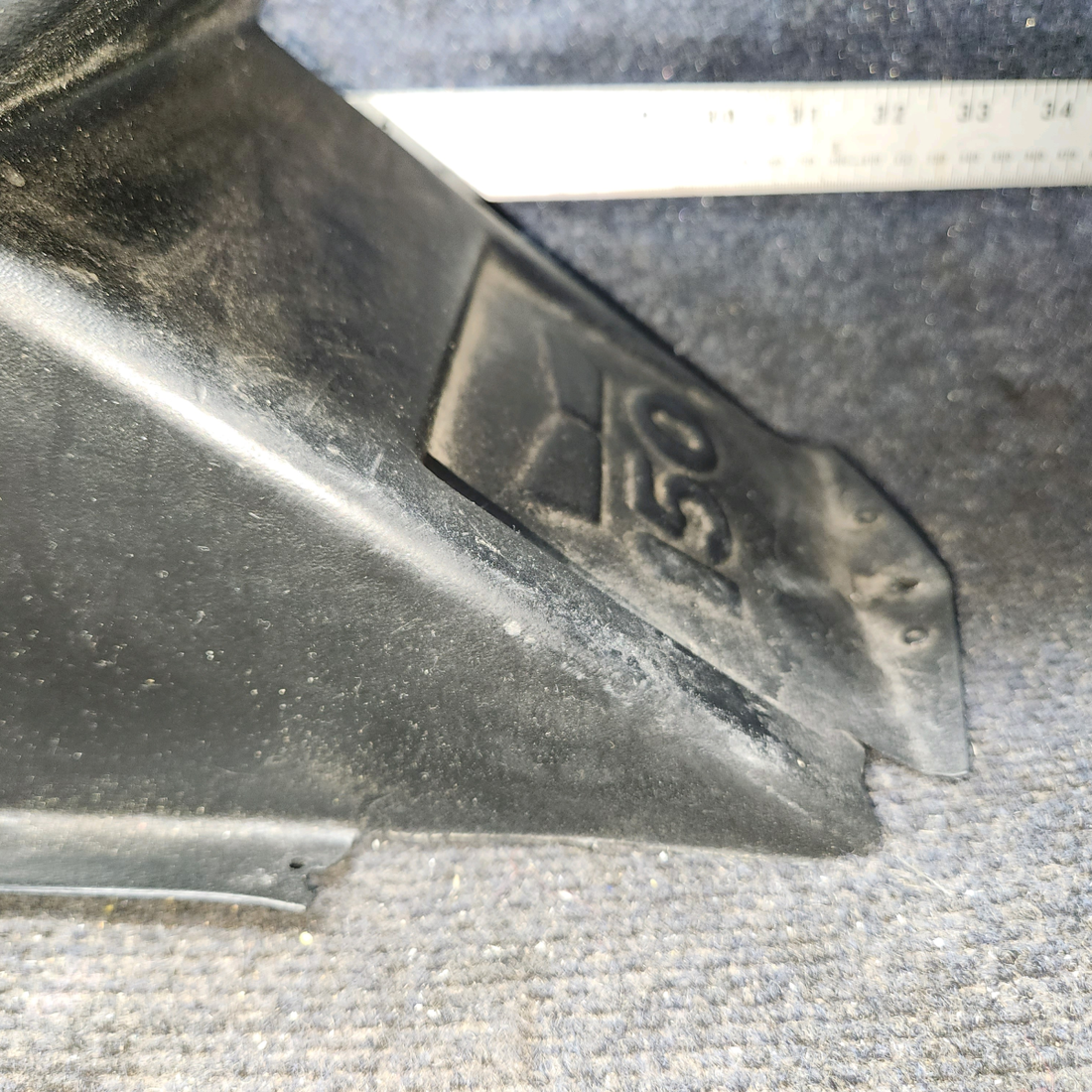 Used aircraft parts for sale, 0411004-1 cessna 150G Center Console Cover