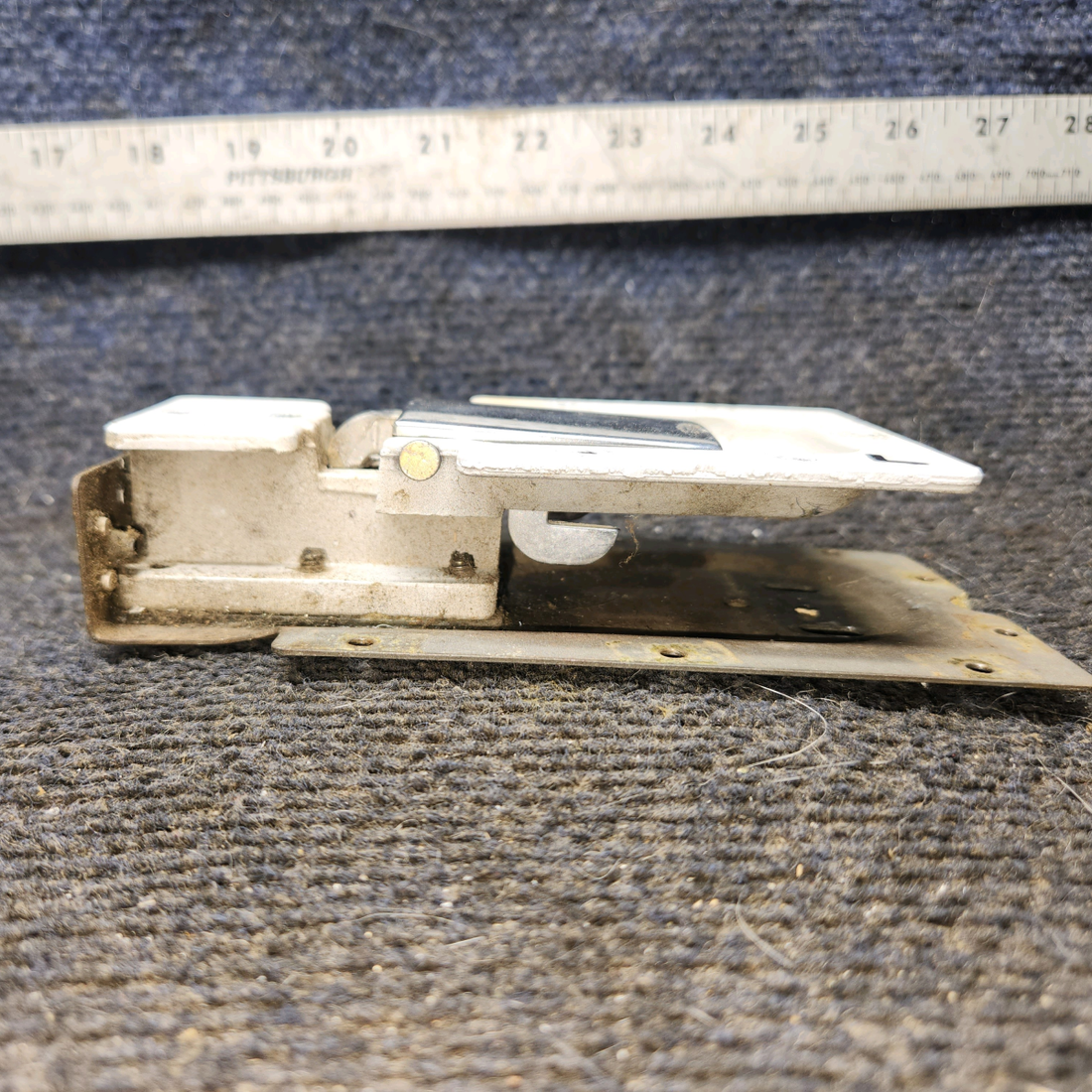 Used aircraft parts for sale, 0517012-3 cessna 172N Latch Assembly - Cabin Door LH