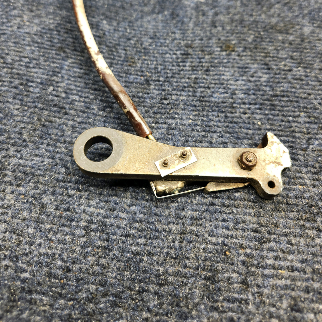 Used aircraft parts for sale, 2241106-3 & S2088-1 Cessna CESSNA C172RG DOWNLOCK HOOK ASSEMBLY W SWITCH