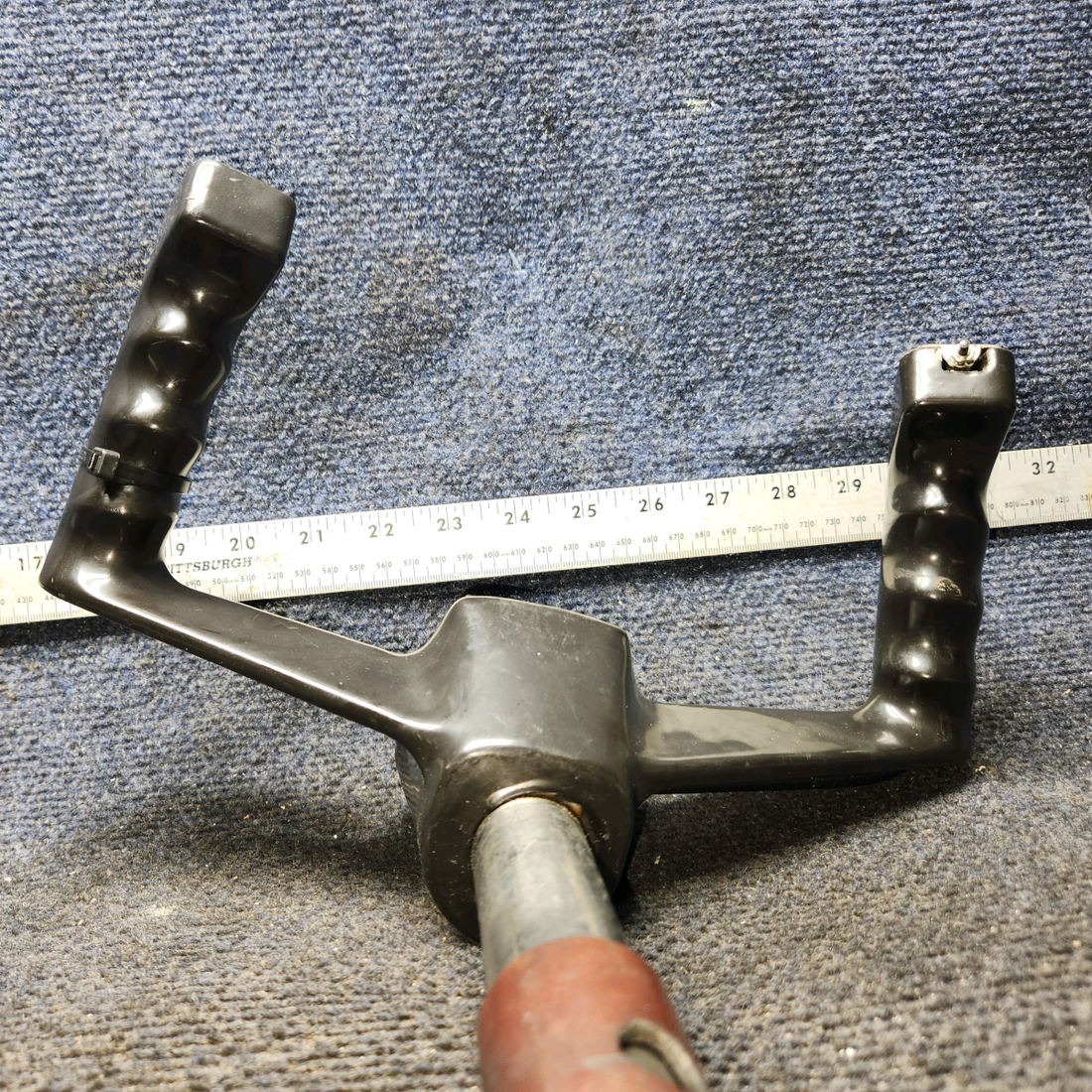 Used aircraft parts for sale, 85292-007 Piper PA28-161 Control Wheel Assy w Mic Switch (L: 14”, Dia: 1.125”)