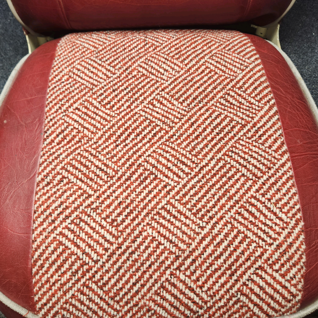 Used aircraft parts for sale, 65501-002, 65515-002 Piper PA28-140 Rear seat top and Bottom