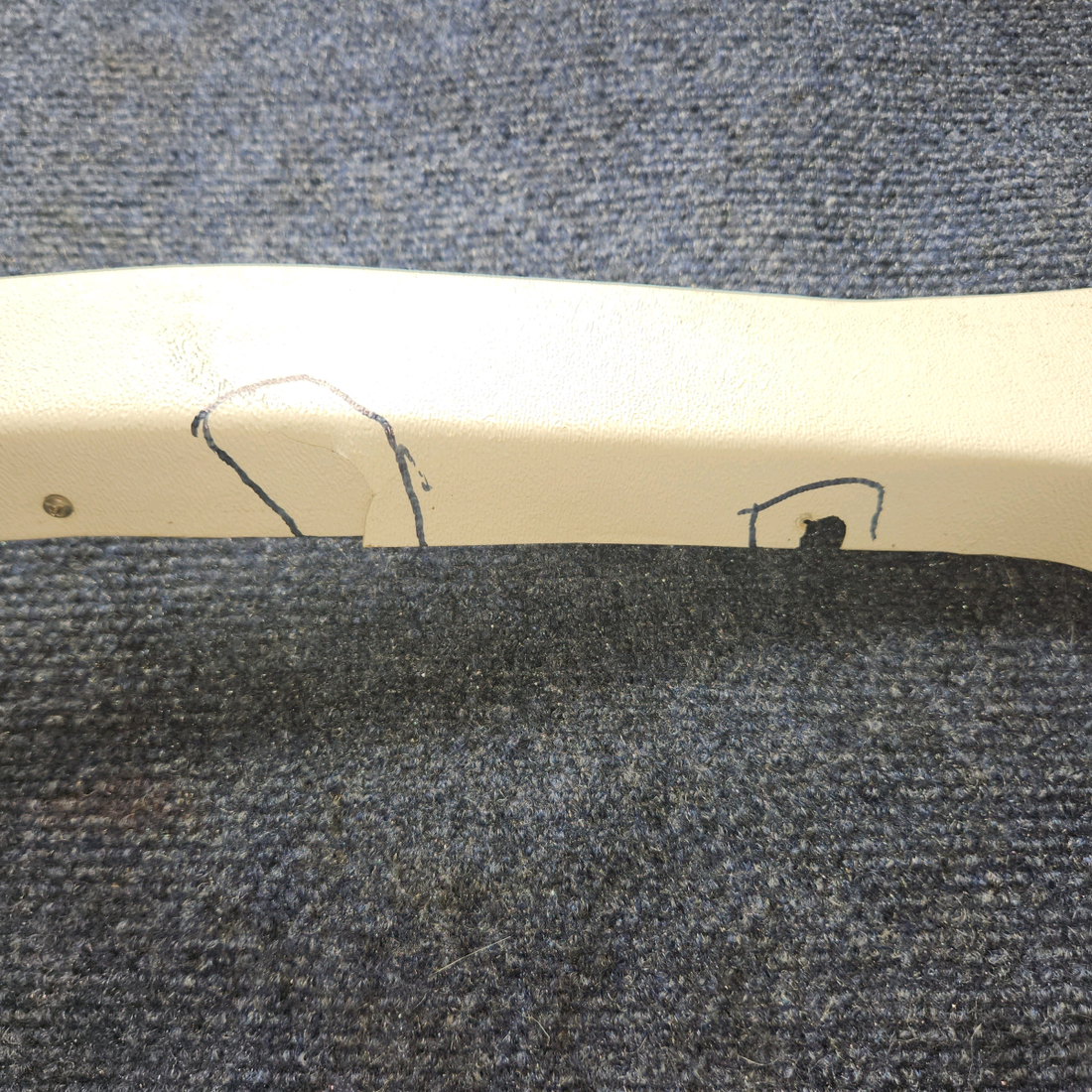 Used aircraft parts for sale, 0515W-3 cessna 172N Window Moulding - LH