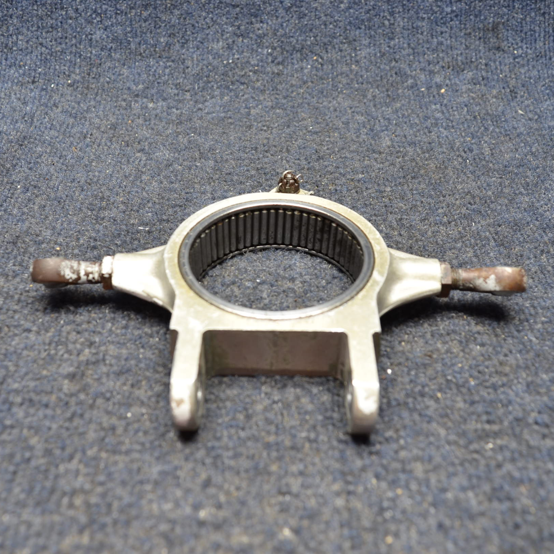 Used aircraft parts for sale, 0543011-1 Cessna C175 ARM ASSY STEERING W/BEARING AND ROD END