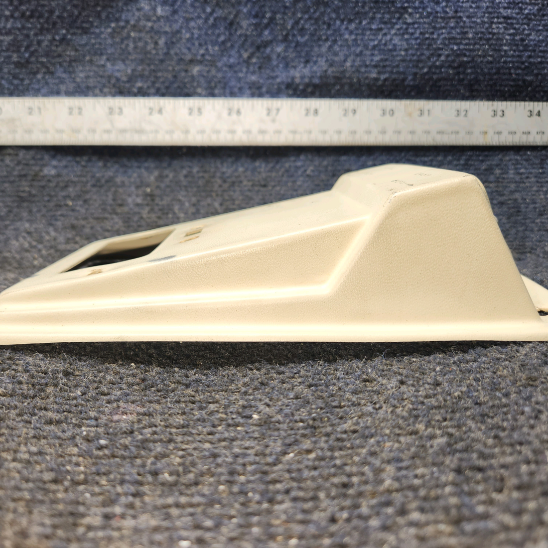 Used aircraft parts for sale, 0511482-9 Cessna 172E Dome/Panel Light Cover Assembly