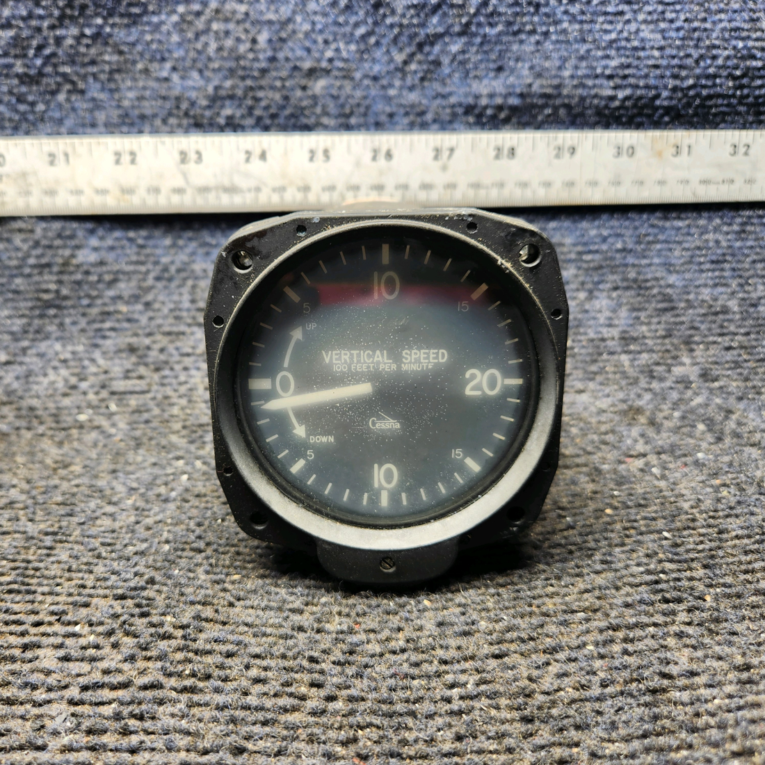 Used aircraft parts for sale, 22-991-02-1A Cessna 172F Rate of Climb Indicator
