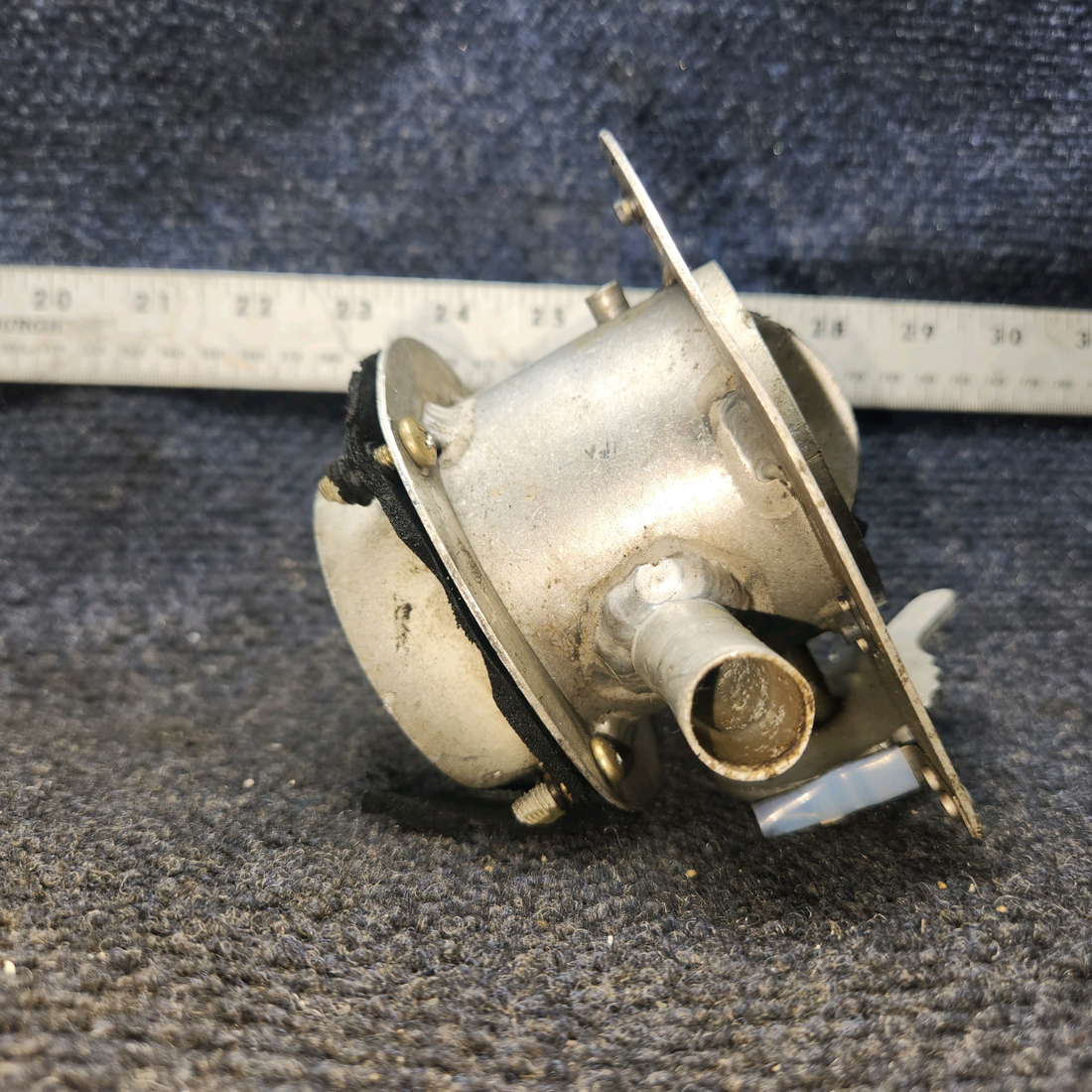 Used aircraft parts for sale, 68416-002 Piper PA28-161 Cabin Air Vent Valve Assembly Forward - LH