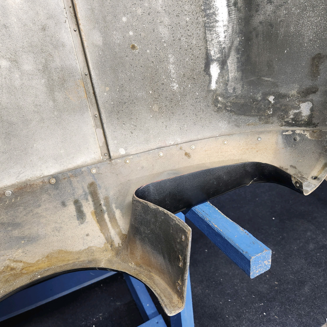 Used aircraft parts for sale, 0552112-200 CESSNA 172K UPPER COWLING (TOP)