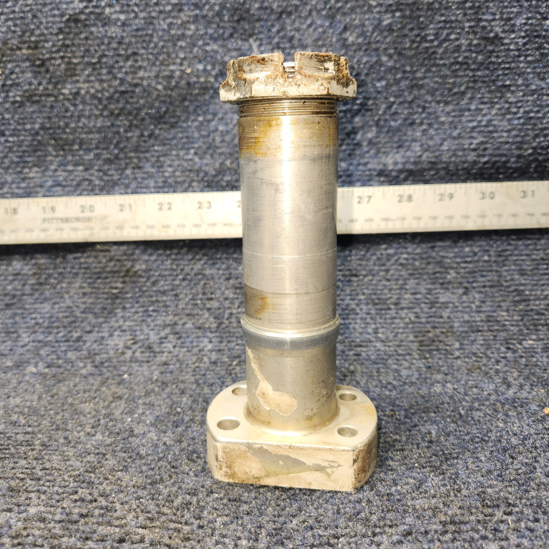 Used aircraft parts for sale, 0541124 Cessna 172RG Axle-Main Gear With Nut
