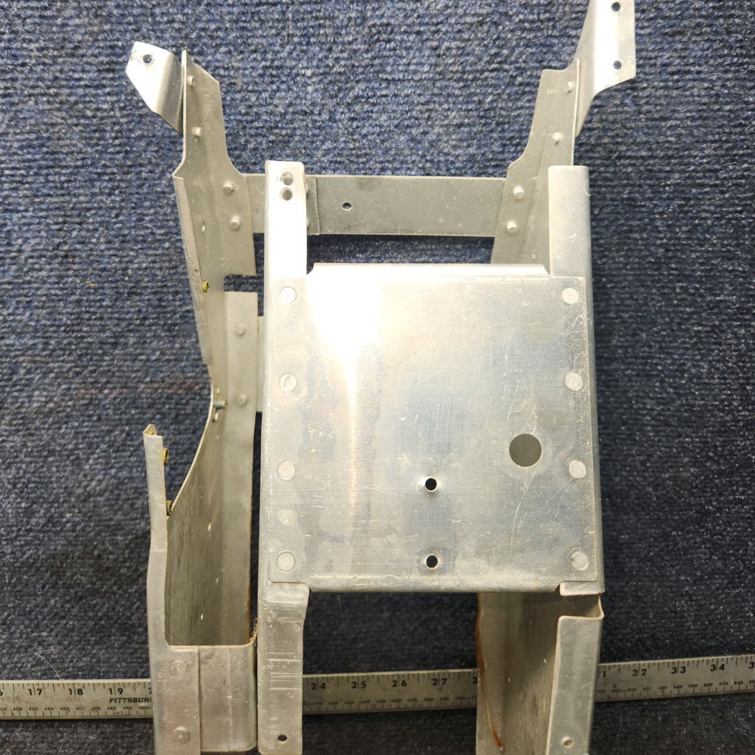Used aircraft parts for sale, 0513368-201 cessna 172N Console Structure Assembly