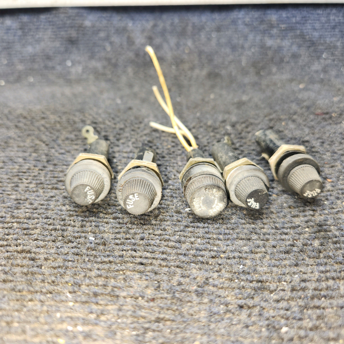 Used aircraft parts for sale, 465-257 Piper PA-28-140 Fuse Holders - Set of 5