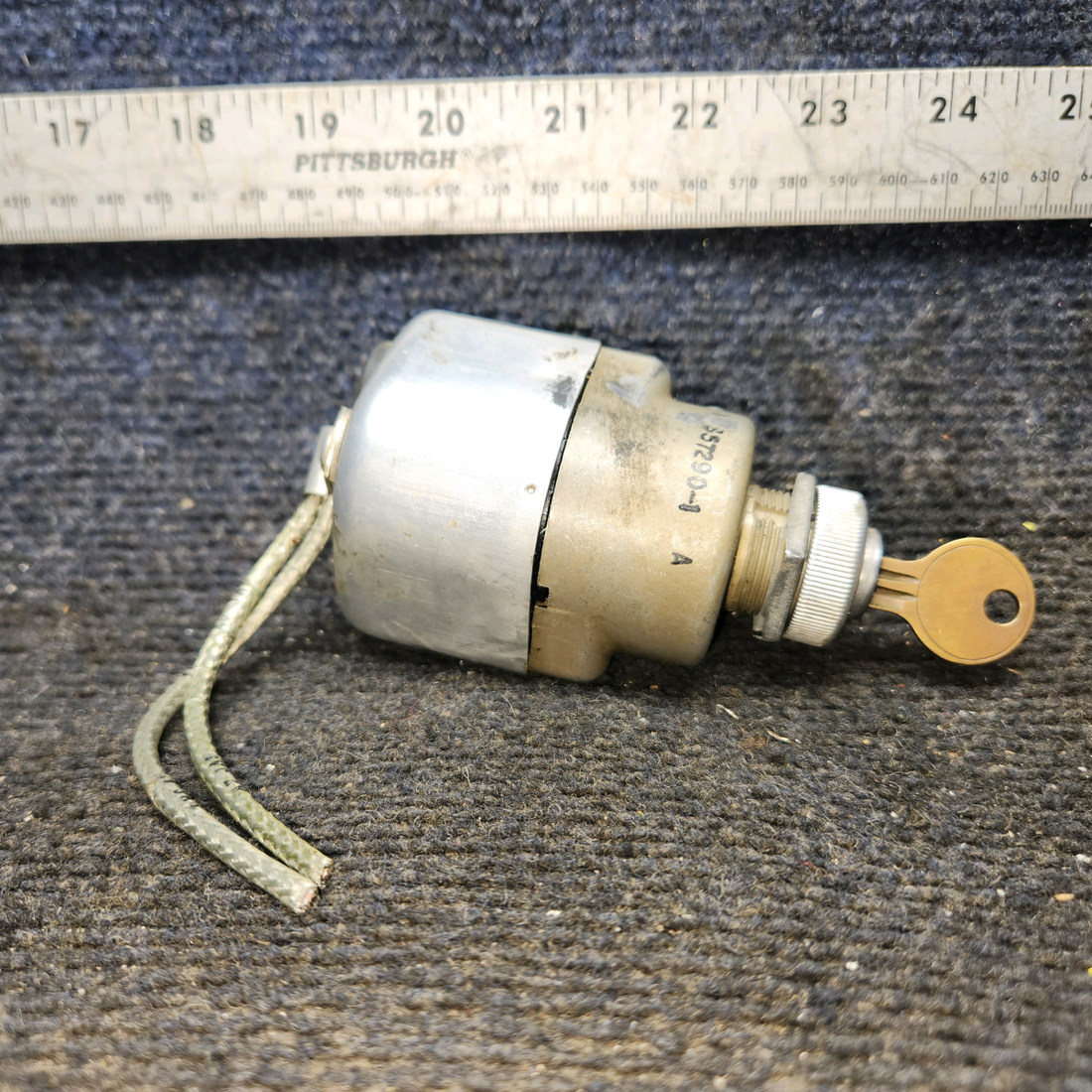 Used aircraft parts for sale, C292501-0202 cessna 150G Magneto Ignition Switch with Key