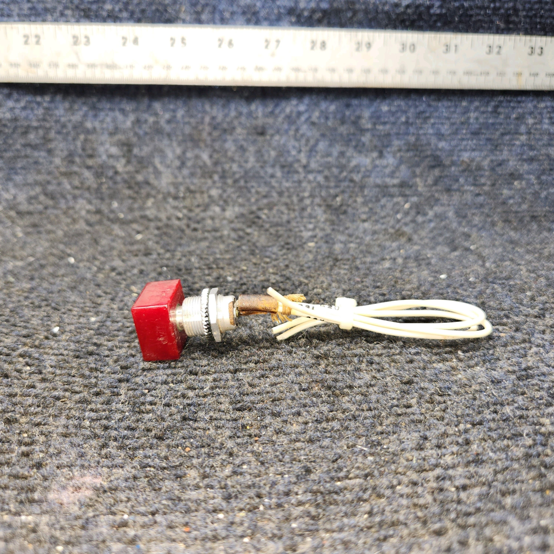 Used aircraft parts for sale, 67422-011 Piper PA32RT-300 Unsafe Gear Light Indicator