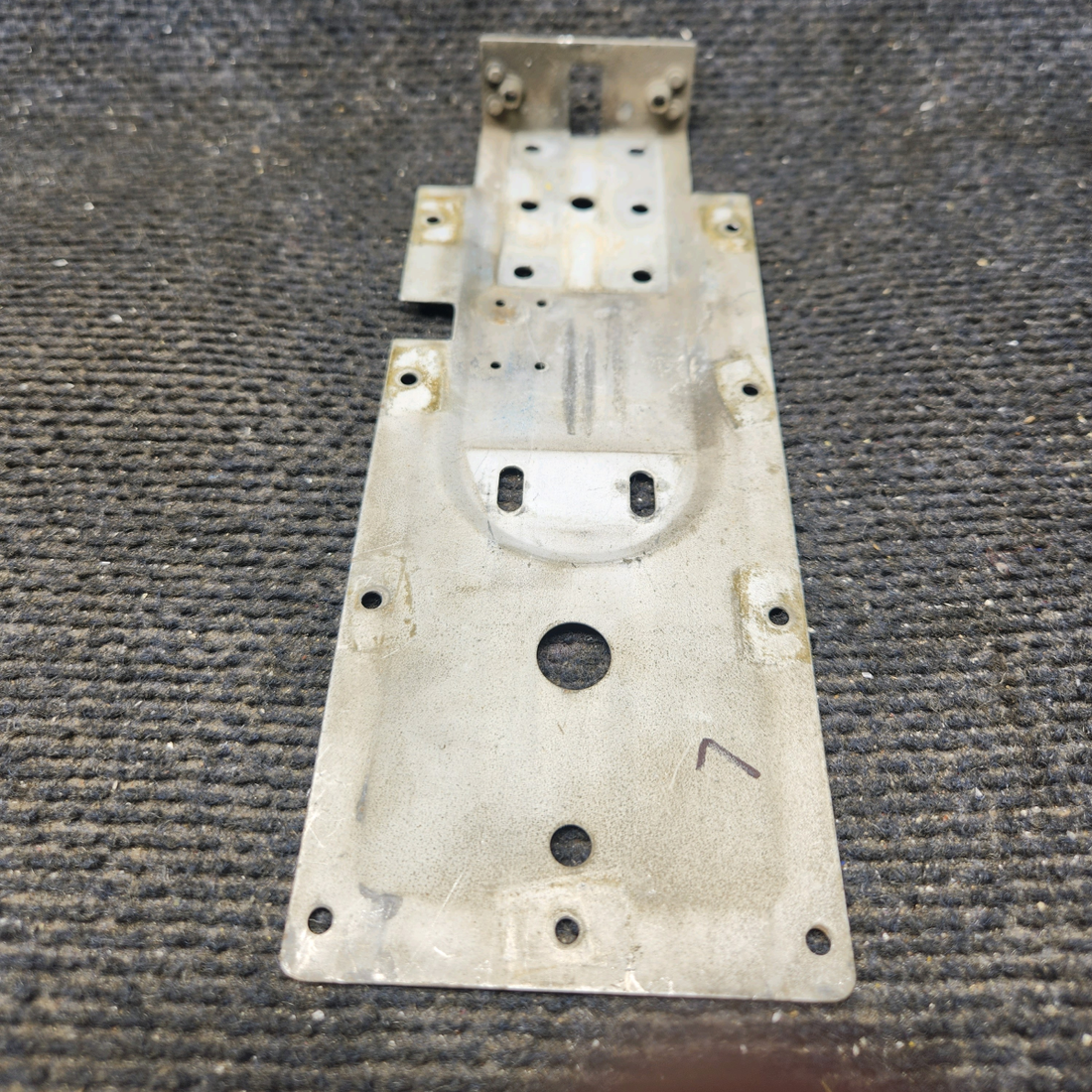 Used aircraft parts for sale, 0413388-1 cessna 150G Mounting Plate Assembly