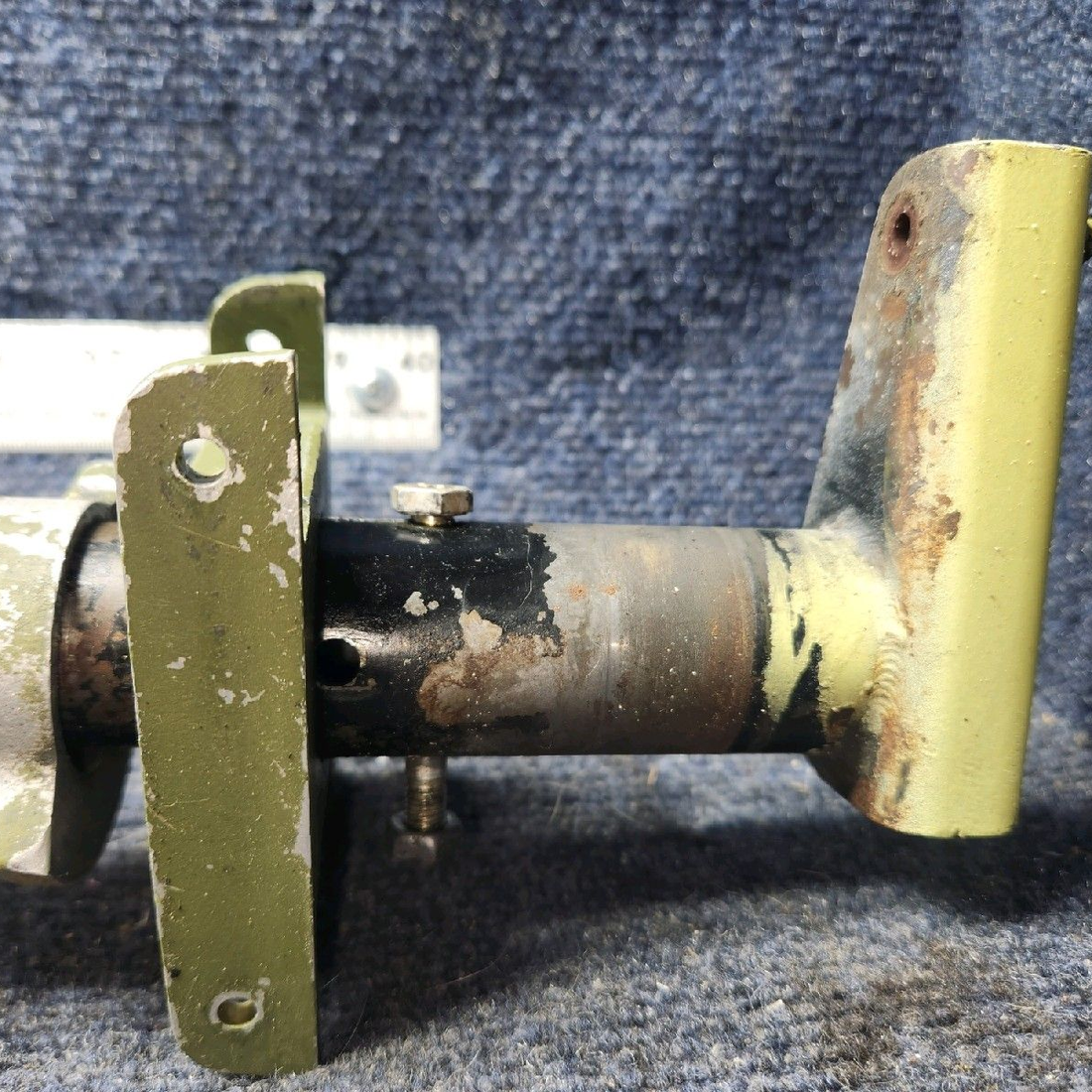 Used aircraft parts for sale, 62705-000 piper PA-28-181 Flap Torque Tube Assembly