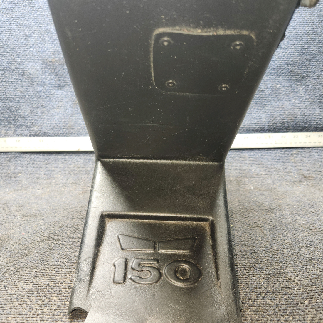 Used aircraft parts for sale, 0411004-1 cessna 150G Center Console Cover