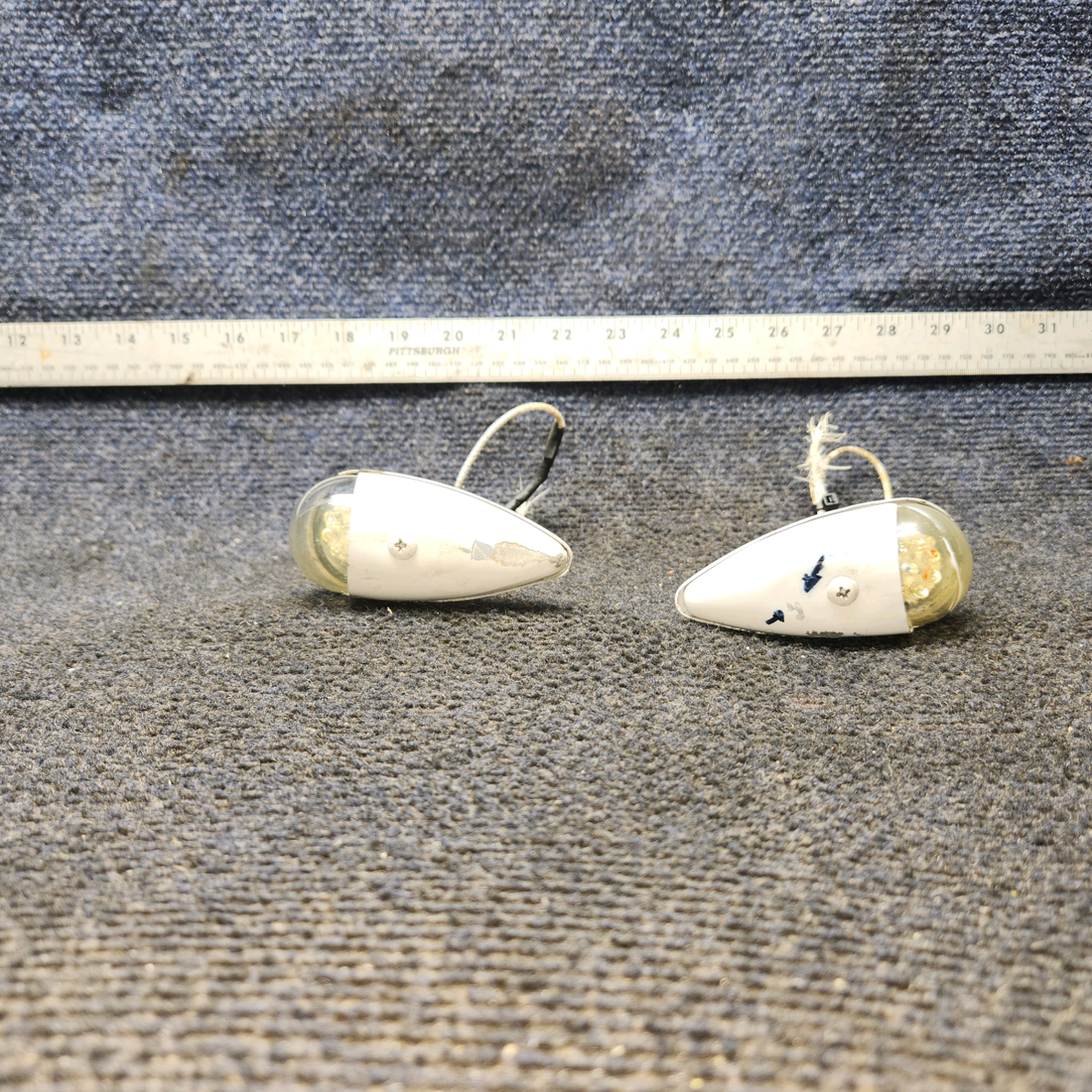 Used aircraft parts for sale, 0423006-13 Cessna 172 Wing Tip Position light Clear lends LED bold set RH & LH