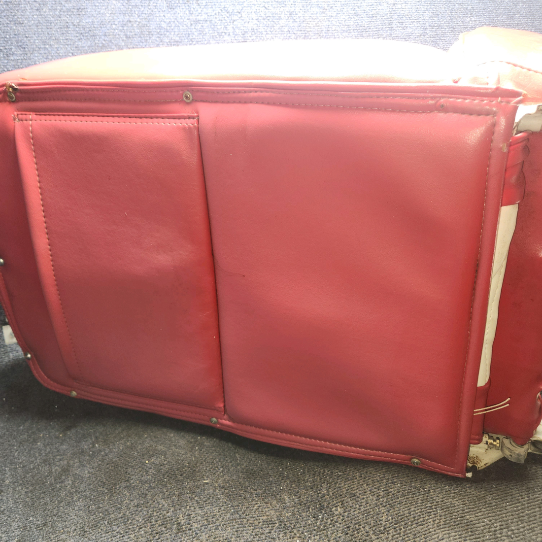 Used aircraft parts for sale, 0400118-66 cessna 150G Seat – RH (Co-Pilot)