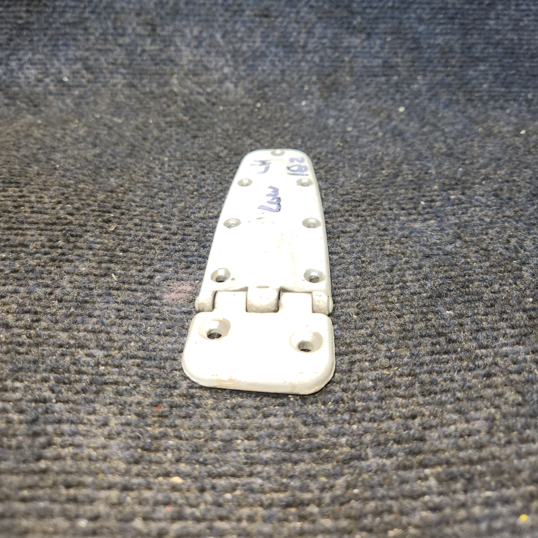 Used aircraft parts for sale, 0711037-19 Cessna Cabin Door  Hinge Assembly Lower - LH