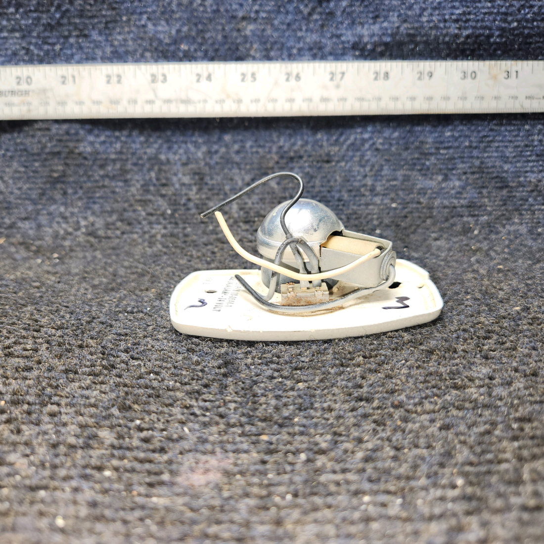 Used aircraft parts for sale, 572-524 Grimes Piper PA32RT-300 Reading Light W/Switch (14 V)
