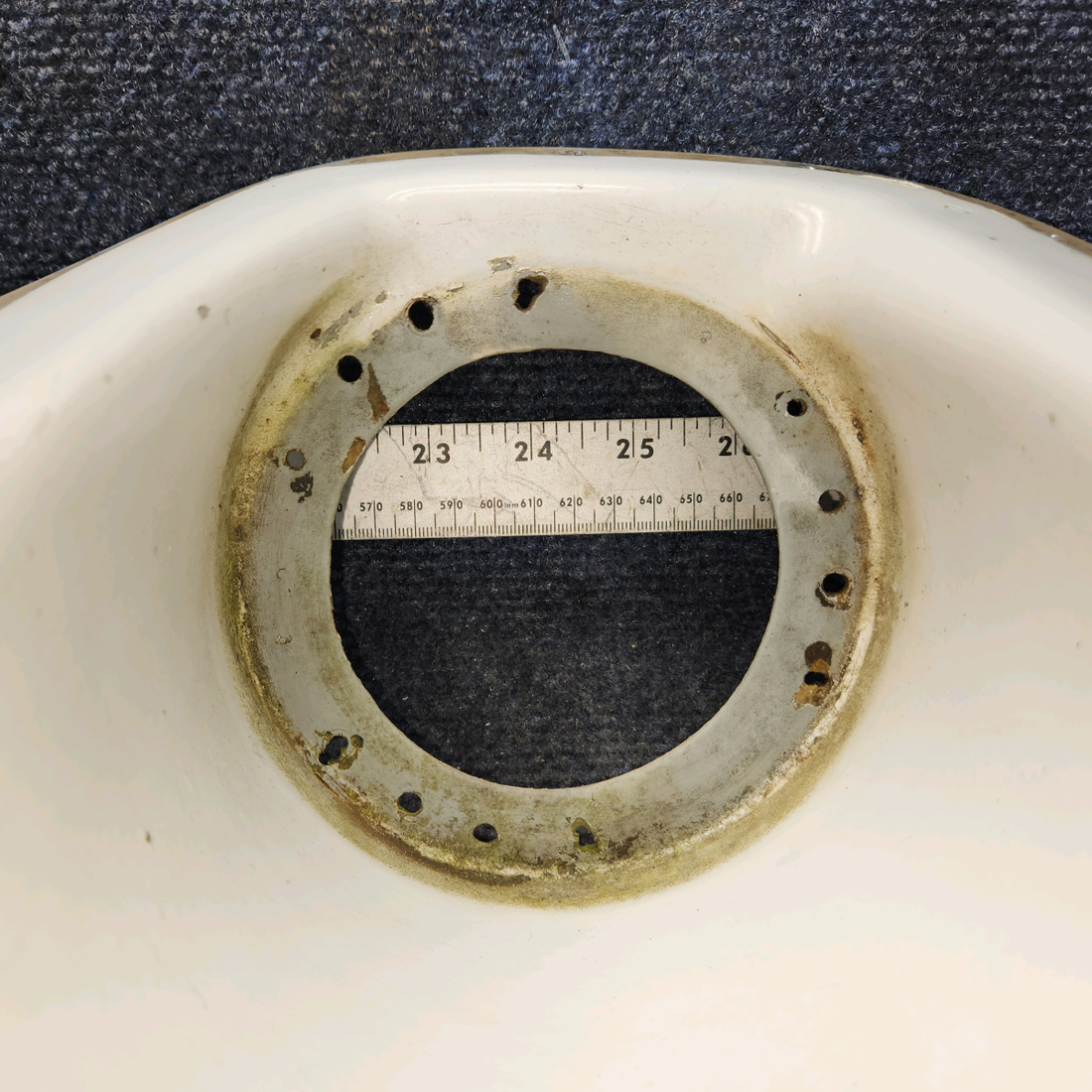 Used aircraft parts for sale, 2452006-21 Cessna 172RG Landing Light Housing Assy - LH